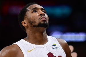 进攻犯规葬送比赛！米切尔全场30中15砍下48分9助5板4断正负值+13