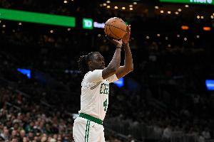打得不好！霍勒迪5中2&三分2中0仅拿4分4板 3犯规&正负值-16