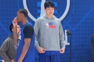现场视频来了！杨瀚森NBA选秀联合试训三分球25中14 罚球10中7