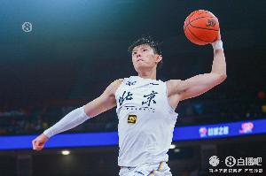 直播吧：曾凡博美方经纪人曾经运作多名CBA外援 对CBA比较了解