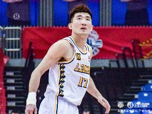 铁但足够冷静！孙铭徽16中5拿到15分10助 仅1失误