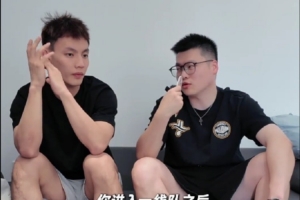 进入一线队后谁最照顾你？徐杰：赵睿 刚开始比赛前不自信就找他