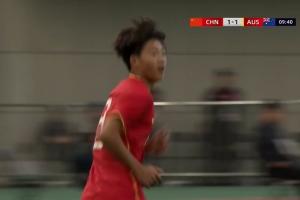 连场破门！梁仕宇冷静过人施射，万项补射，国少1-1火速扳平